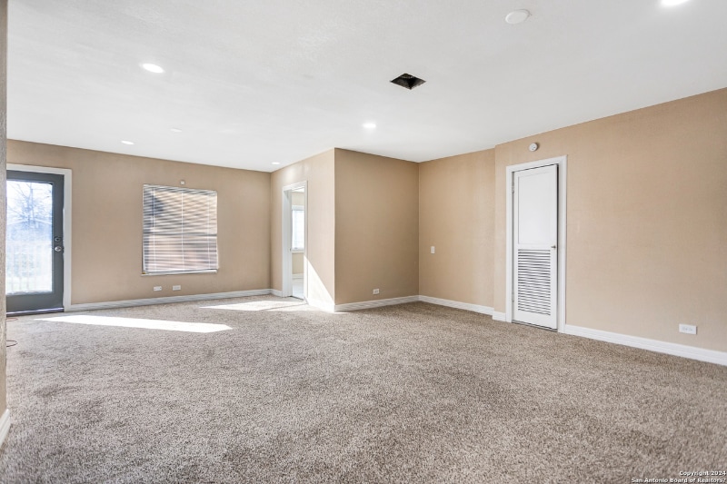 Building Photo - 2228 W Huisache Ave