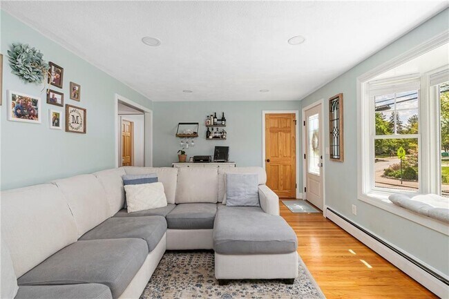 Building Photo - 147 Lyman St