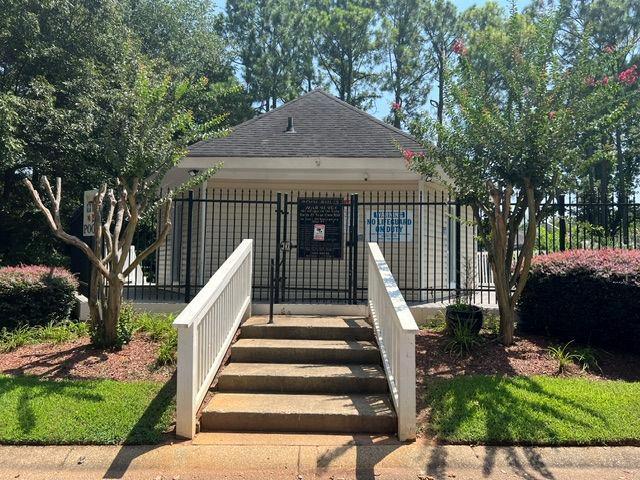 Building Photo - 910 Augusta Dr