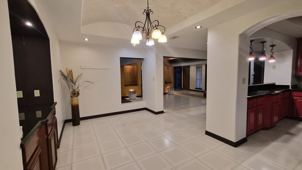 Building Photo - 1401 Oriole Ave