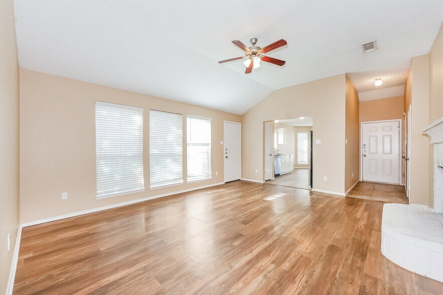 Building Photo - 309 Willowstone Trail