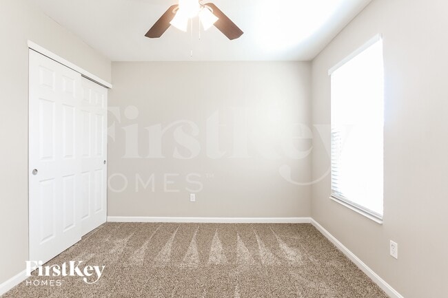 Building Photo - 6159 N Woods Edge Dr