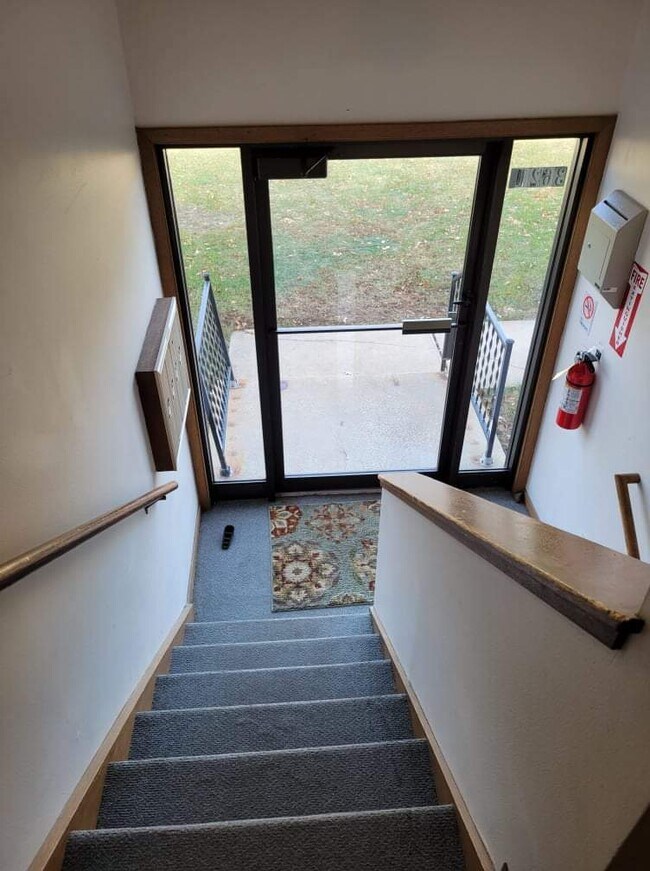 Building Photo - 3621 Dalewood Ave SE