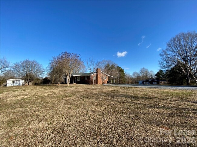 Building Photo - 203 Ratchford Farm Rd