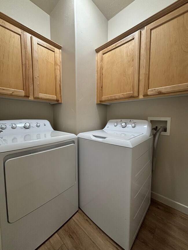 Building Photo - Grand Legacy Near Sky Mountain Golf Course