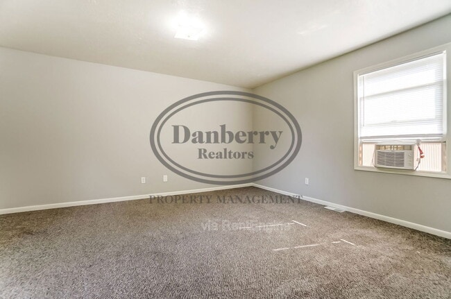 Building Photo - 1103 Searles Rd