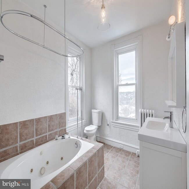 Building Photo - 243 Krams Ave