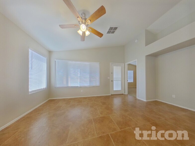 Building Photo - 2030 N 108th Dr