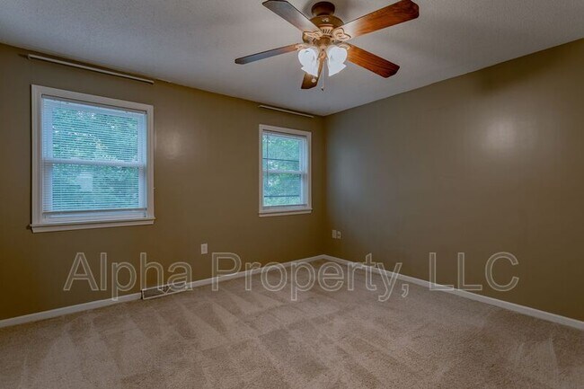 Building Photo - 132 Shockley St