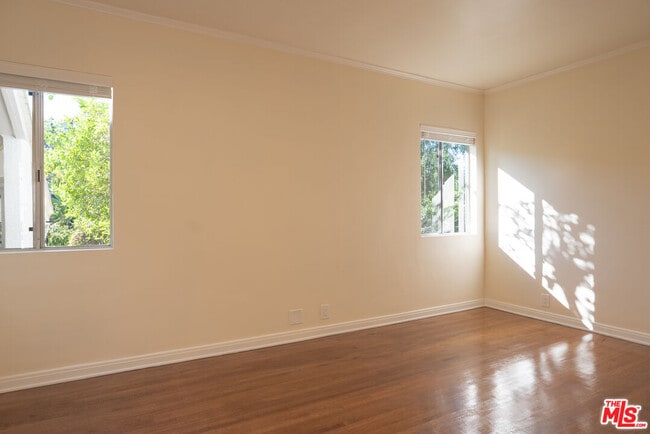 Building Photo - 2401 Meadow Valley Terrace