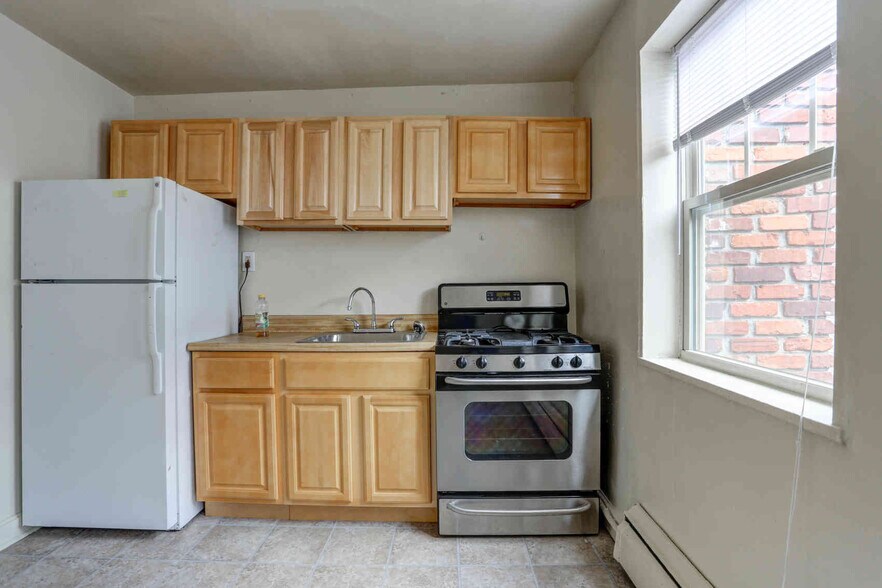Building Photo - 1541 Park Blvd