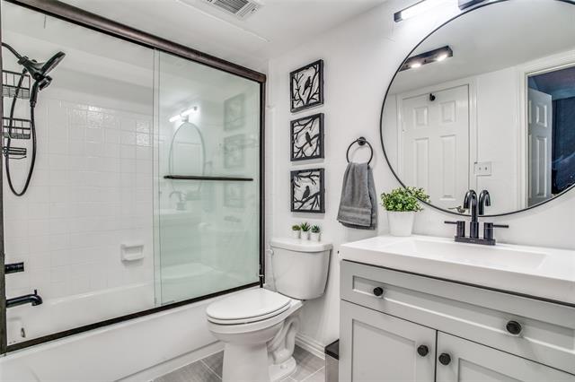 Building Photo - 3033 San Jacinto St