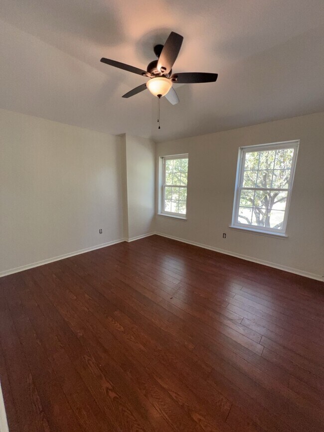 Building Photo - 8826 Burleson Ct