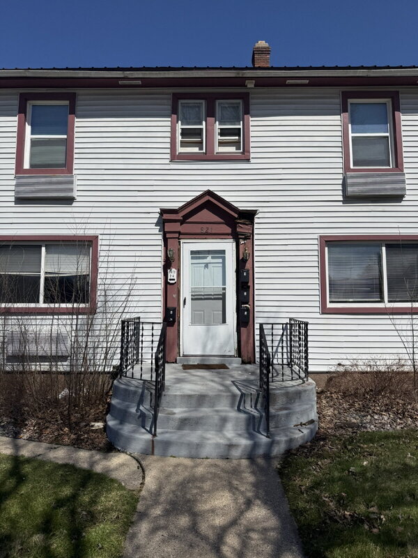 Building Photo - 821 Broadway