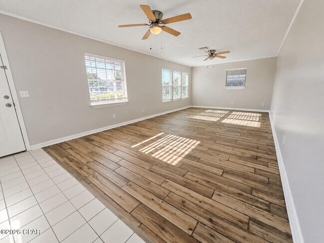 Building Photo - 215 S Kimbrel Ave