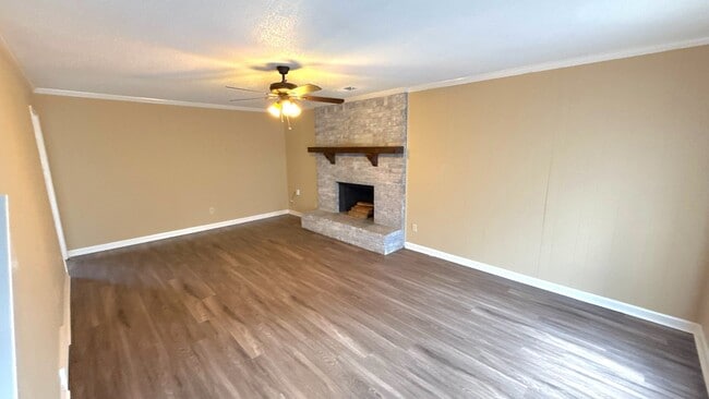 Building Photo - 6224 Skylight Dr