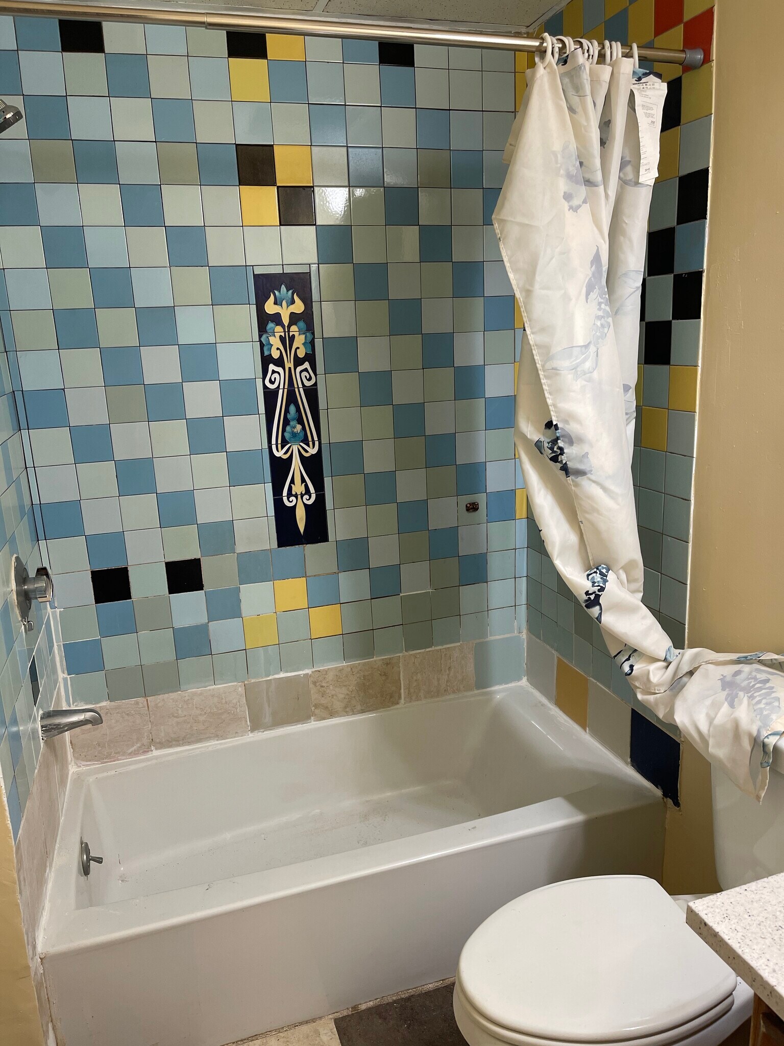 Building Photo - 76 Malden St