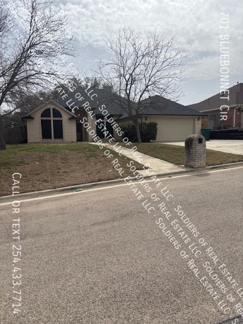 Primary Photo - 701 Bluebonnet Cir