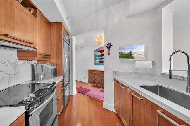 Building Photo - 333 Las Olas Way