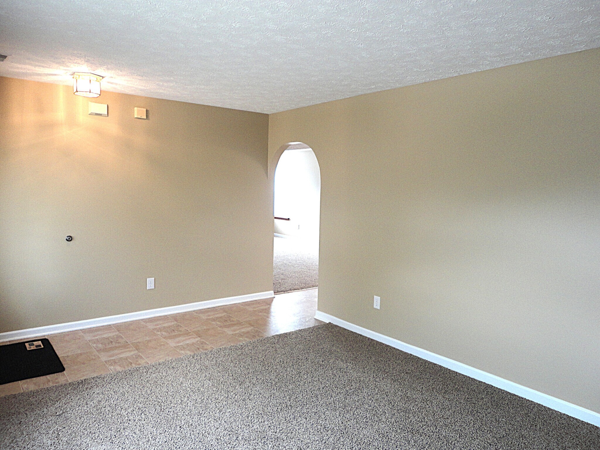 Building Photo - 9990 Palmaire Pl