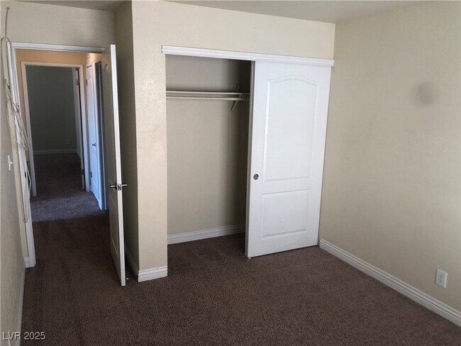 Building Photo - 2700 N Rainbow Blvd