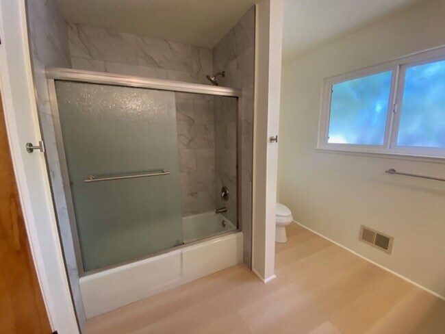 Building Photo - 11755 Tam O'Shanter Dr
