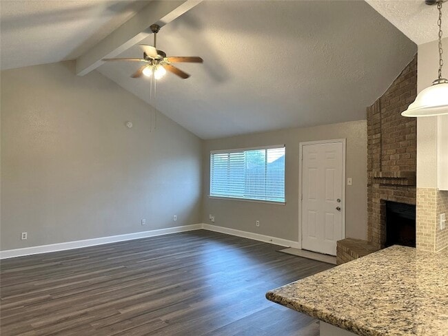 Building Photo - 2531 Bisontine St