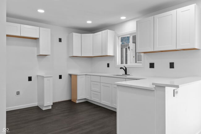 Building Photo - 804 S Albany St