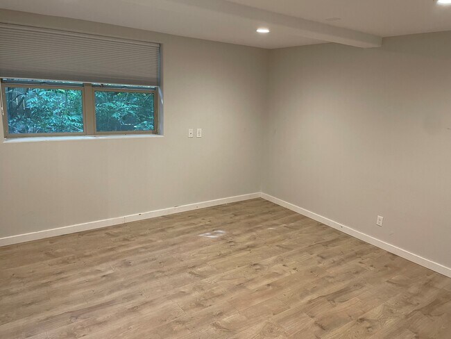 Building Photo - 1935 NE 50th Way