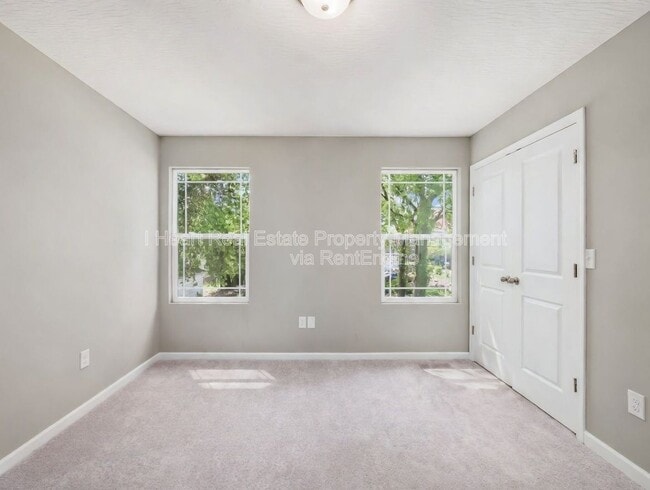 Building Photo - 33 Whitethorne Ave