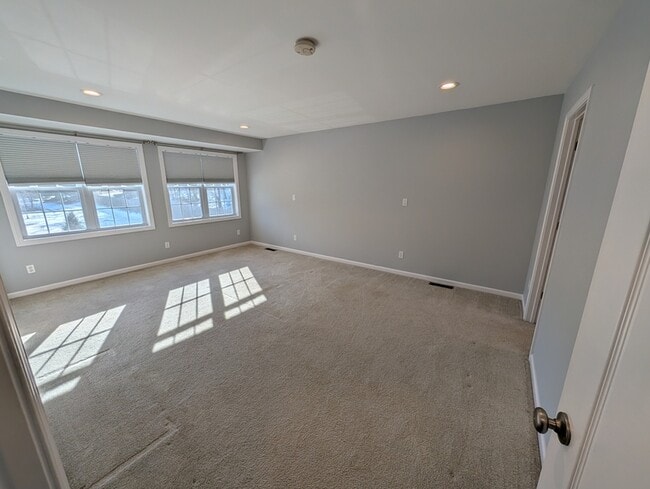 Building Photo - 227-229-229 River Rd