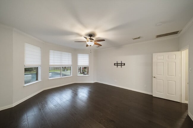 Building Photo - Executive Home with Sparkling Pool and Outdoor Entertainment Area