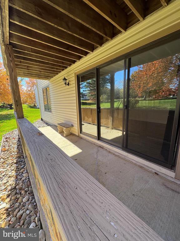 Building Photo - 1303 Hickory Cir