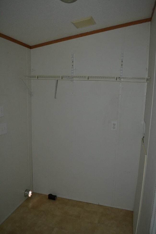 Building Photo - Mobile Home for Rent