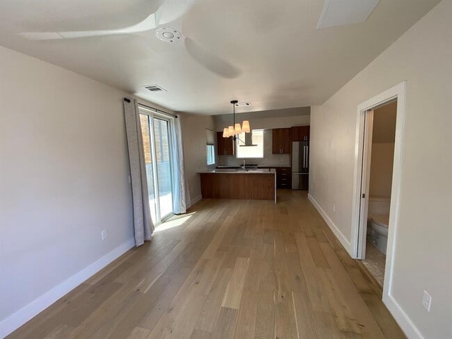 Building Photo - 1903 E 8th St