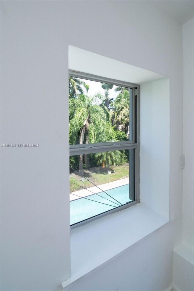 Building Photo - 1255 Jackson St