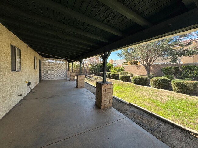 Building Photo - Spring Valley Lake Community Home