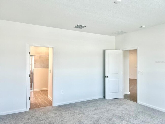 Building Photo - 6915 SW 89th Ln
