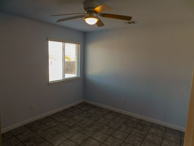 Building Photo - Available Now!!!! Beautiful 4 bedroom, 2 b...