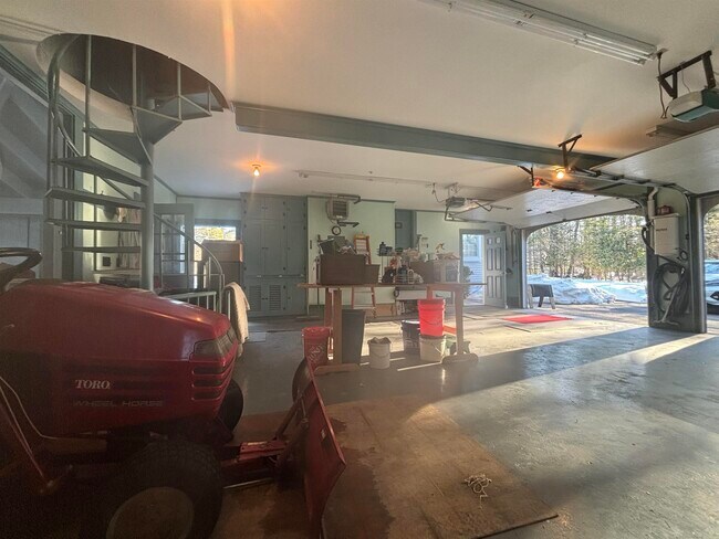 Building Photo - 104 Woodland Rd