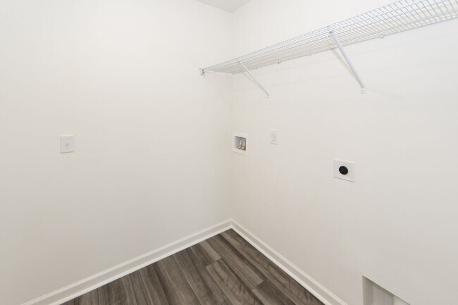 Building Photo - 543 Polaris Wy