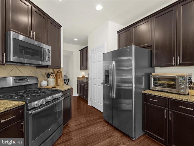 Building Photo - 8512 Pine Springs Dr