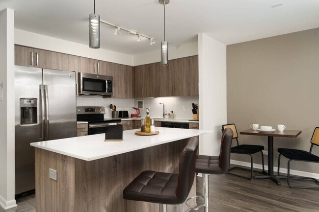 Building Photo - 901 S Ashland Ave