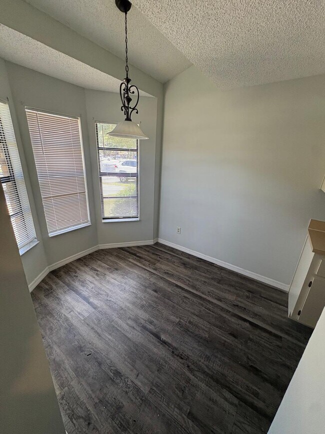 Building Photo - 1838 Foxhall Cir