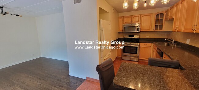 Building Photo - 10033 Irving Park Rd