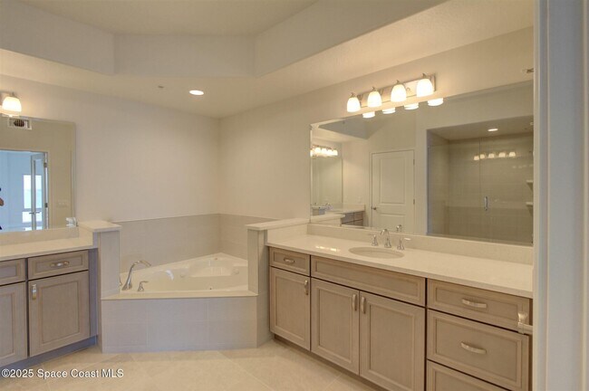 Building Photo - 1465 S Harbor City Blvd