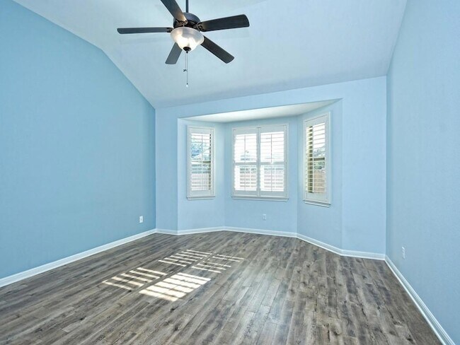 Building Photo - 2216 Lookout Range Dr