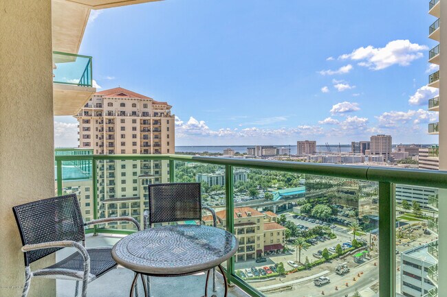 Building Photo - 1431 Riverplace Blvd