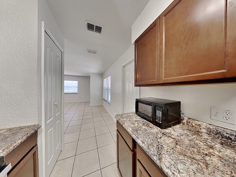 Building Photo - 3071 Willow Bend Blvd