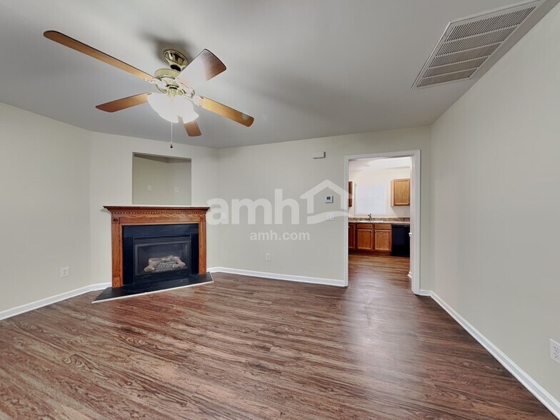 Building Photo - 5065 Walden Ridge Dr